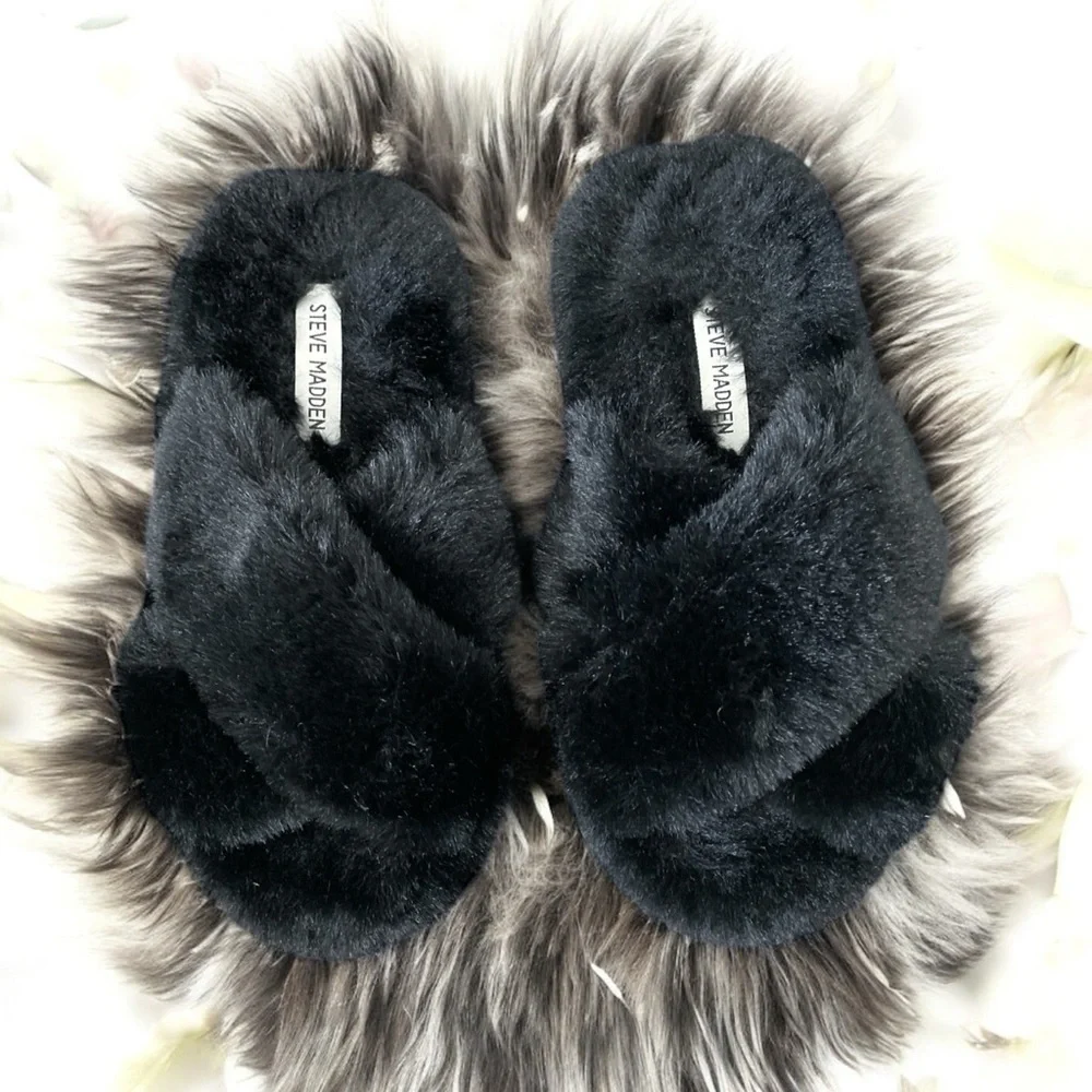 Steve Madden Plush Black Slippers - Picture 1 of 3